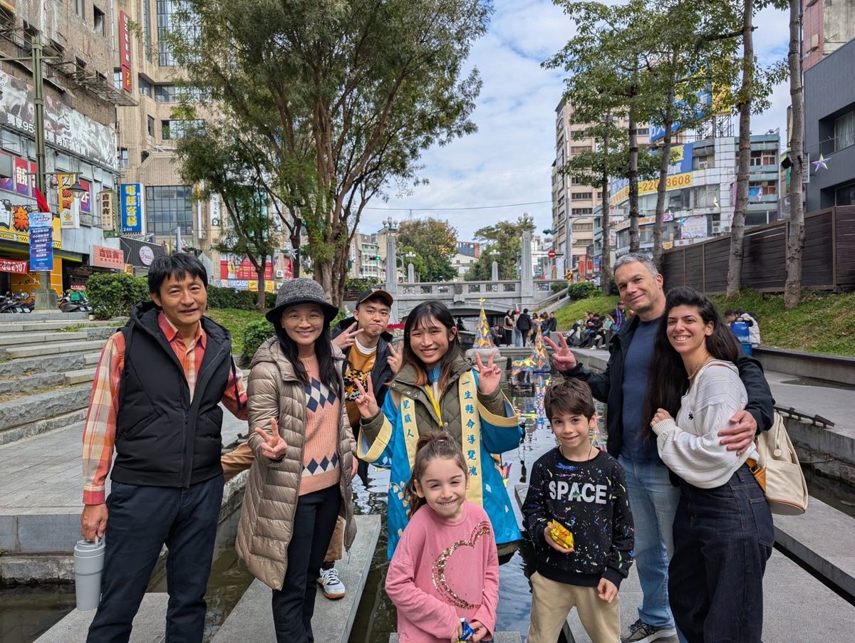 Meet your new city: FREE WALKING TOUR